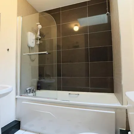 Designer 2 Bedroom In Stylish 4 *