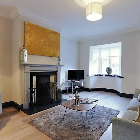 Designer 2 Bedroom In Stylish 4